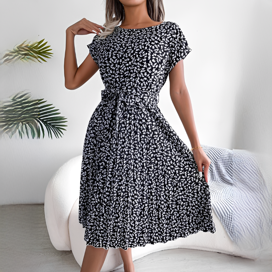 Lyka - Trendiges Sommerkleid mit kurzen Ärmeln für Damen