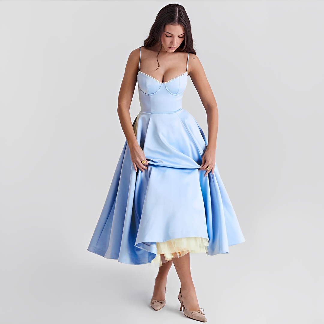 Zendaya - Elegantes Doppelschicht Kleid