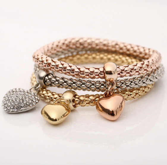 Aria – Metallarmband mit stabilen Herzen
