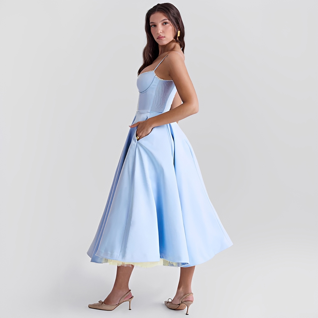 Zendaya - Elegantes Doppelschicht Kleid