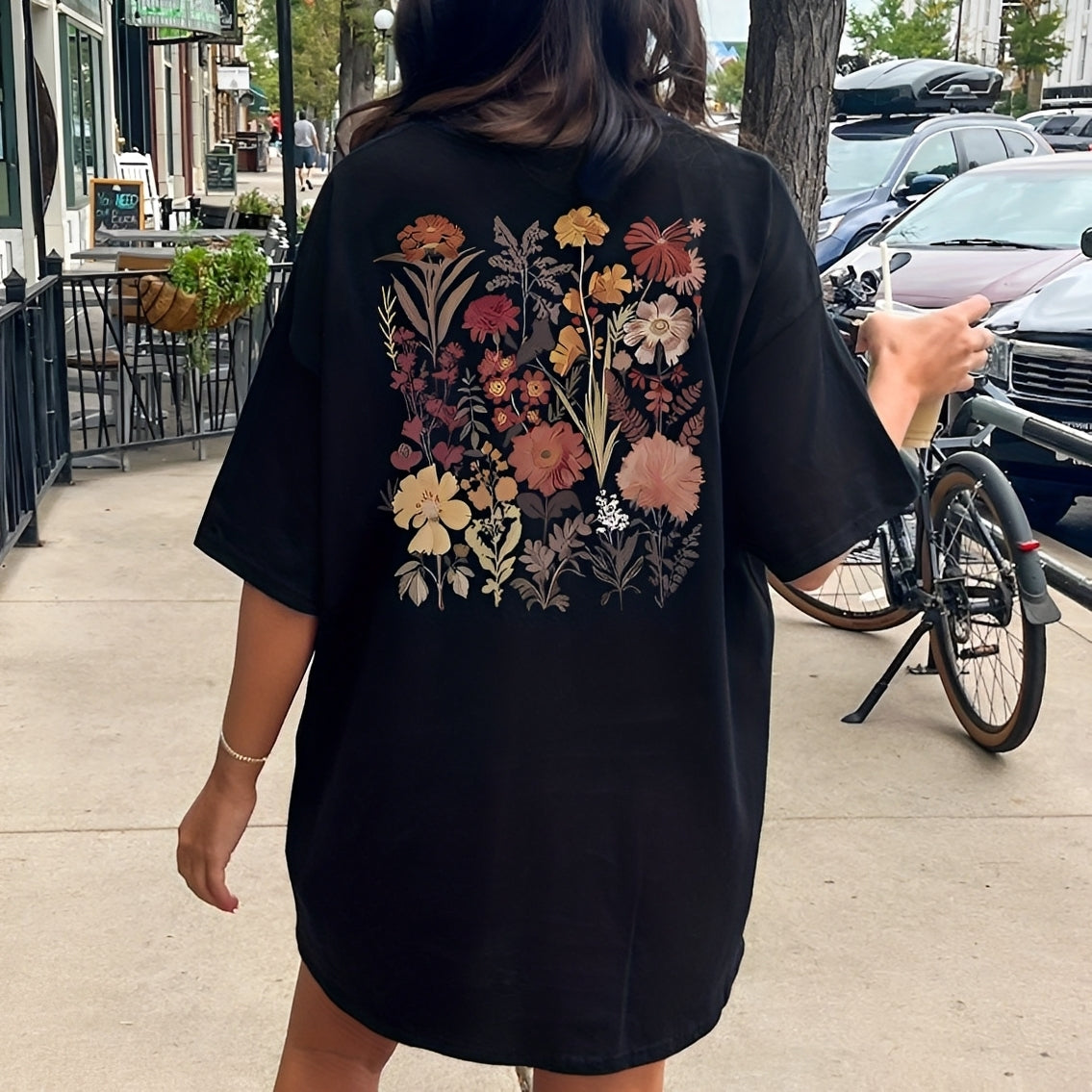 Thea - Trendiges T-Shirt mit Blumenmuster