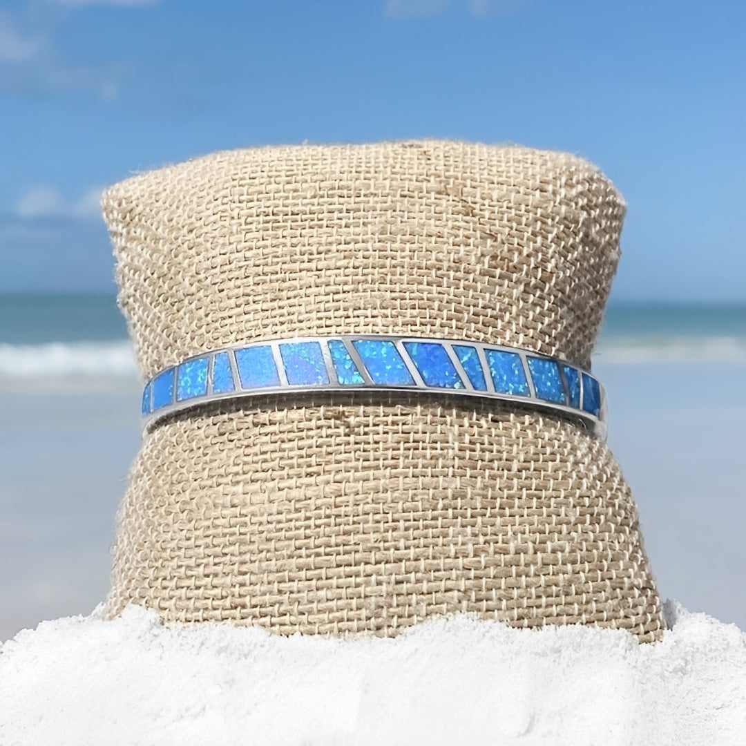 Ozean – Armband mit blauem Opal und Silber