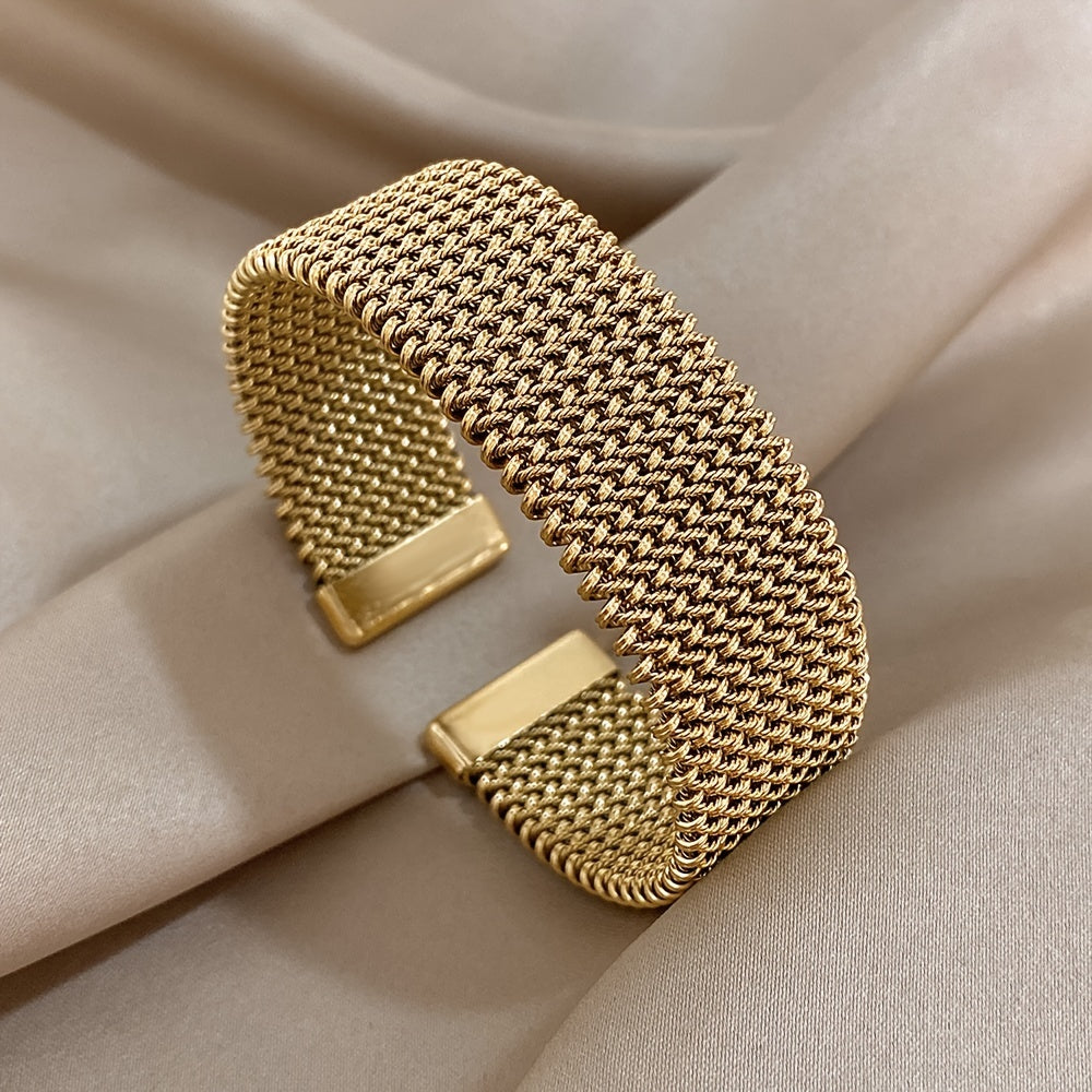 Raya – Armband aus Titanstahl mit eingraviertem Kabel