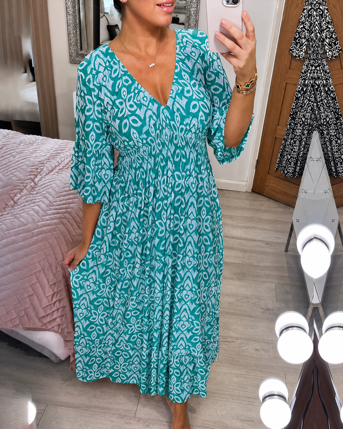 Yvonne - Elegantes Rüschenkleid