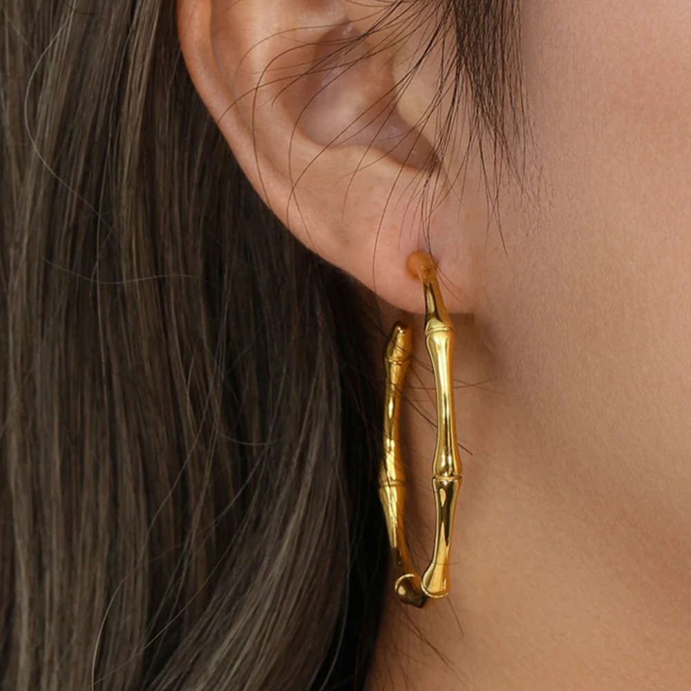 Alice – Goldene Ringe aus natürlichem Material