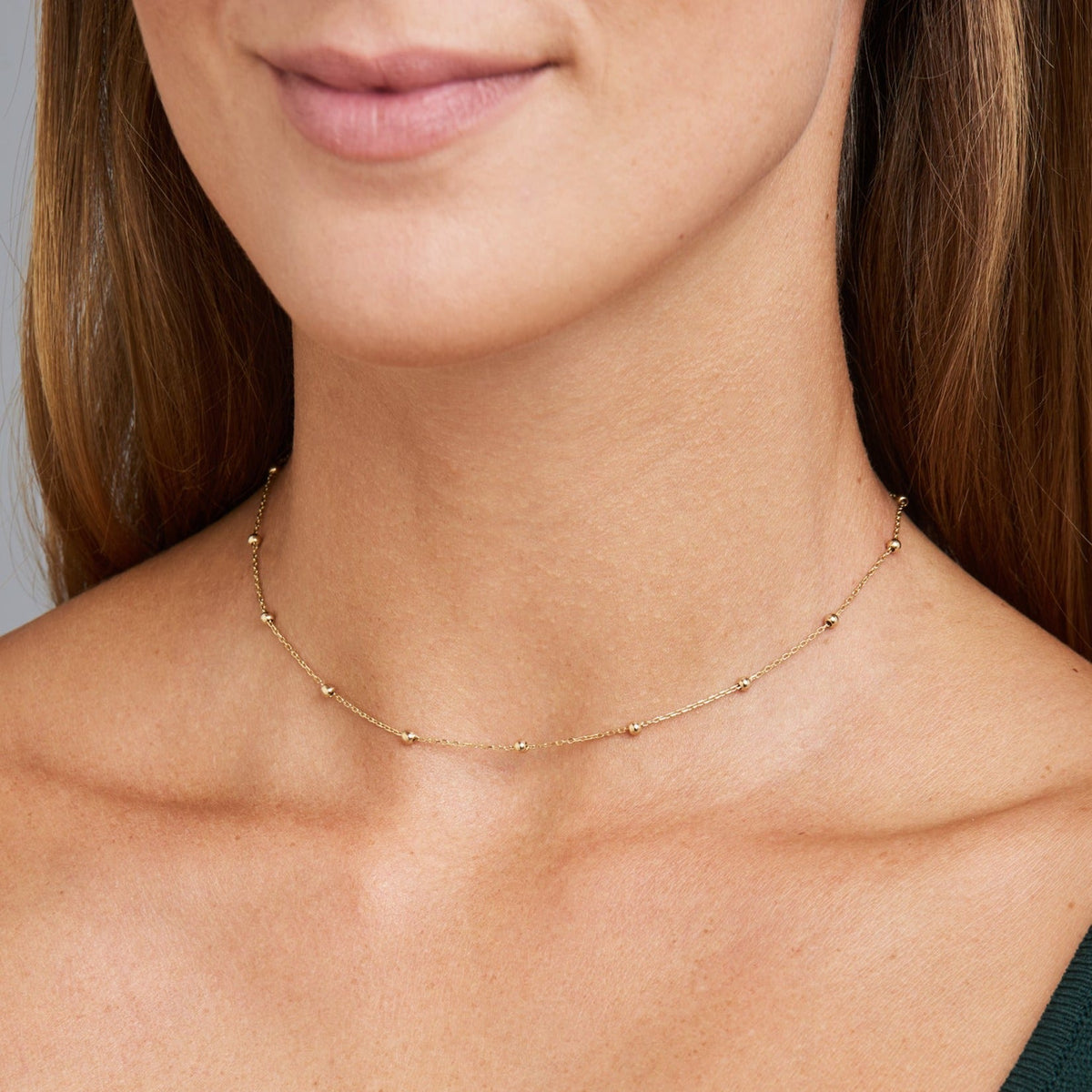 Perlenkette mit Einlagen - Kette mit runden Perlen