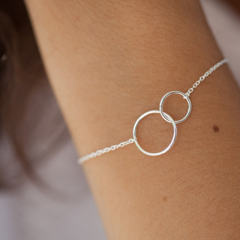 Verschlungenes Ringarmband - Verschlungene Ringe