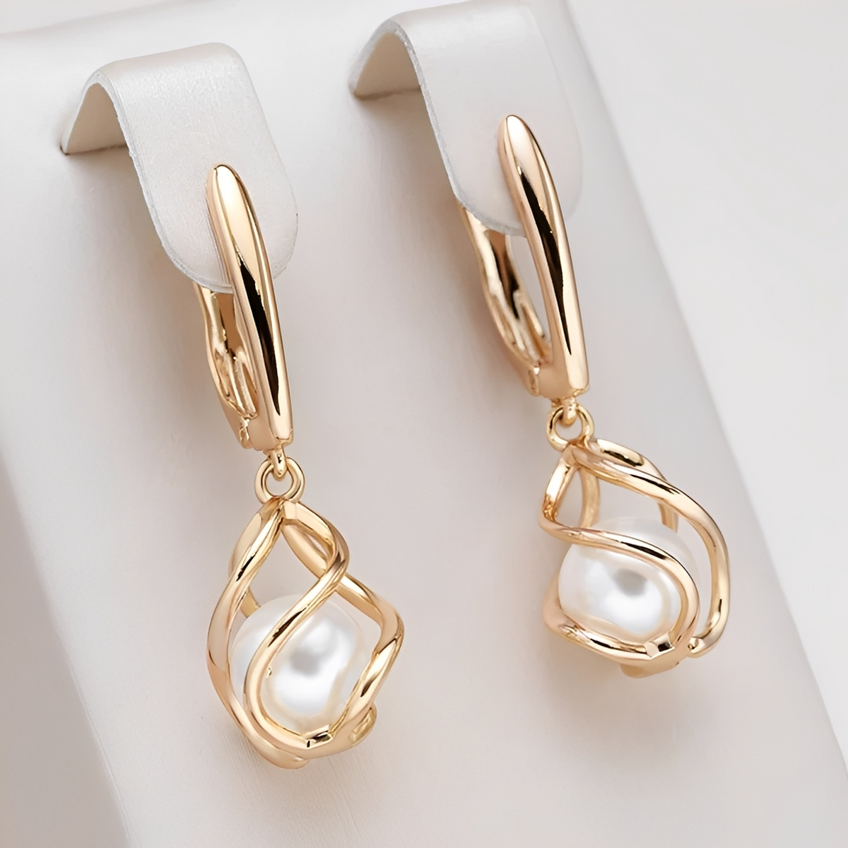 Elena – Elegante Perlenohrringe in Gold