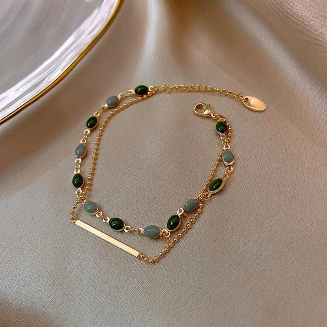 Manon – Armband mit grünem Stein in Gold