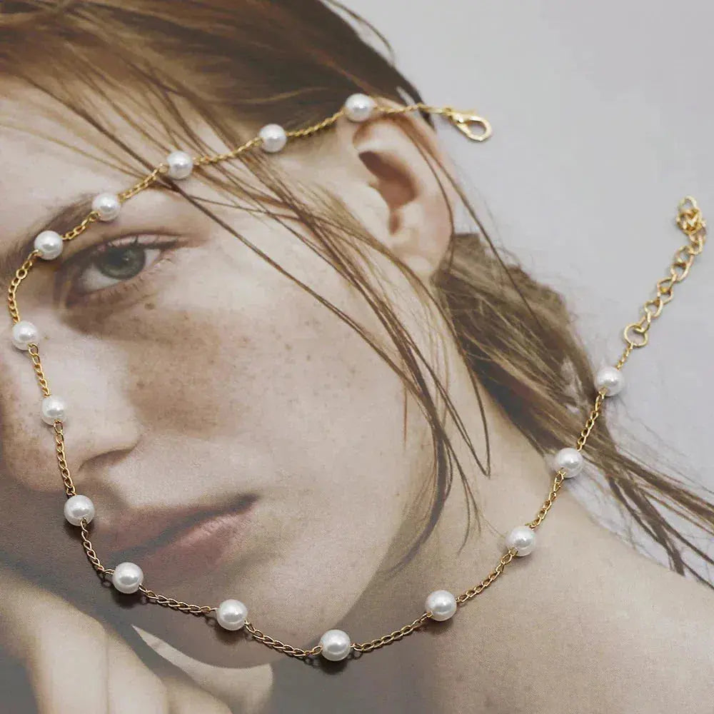 Vivienne – Kette mit goldenen Perlen