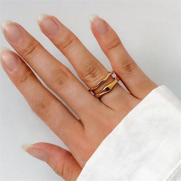 Dianne – Eleganter goldener Ring zum Übereinandertragen