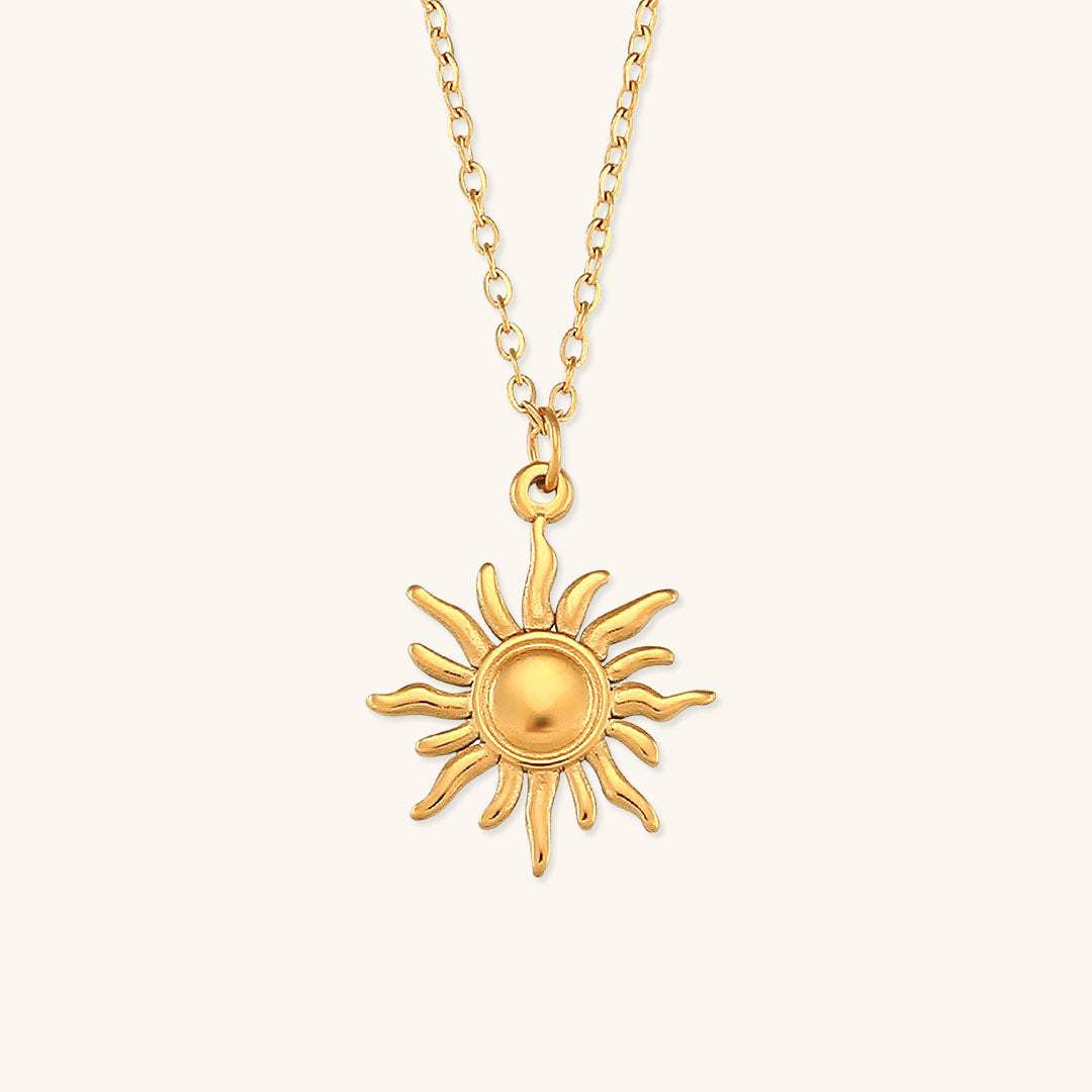 Eliora - Goldene Halskette mit Sonnenmotiv