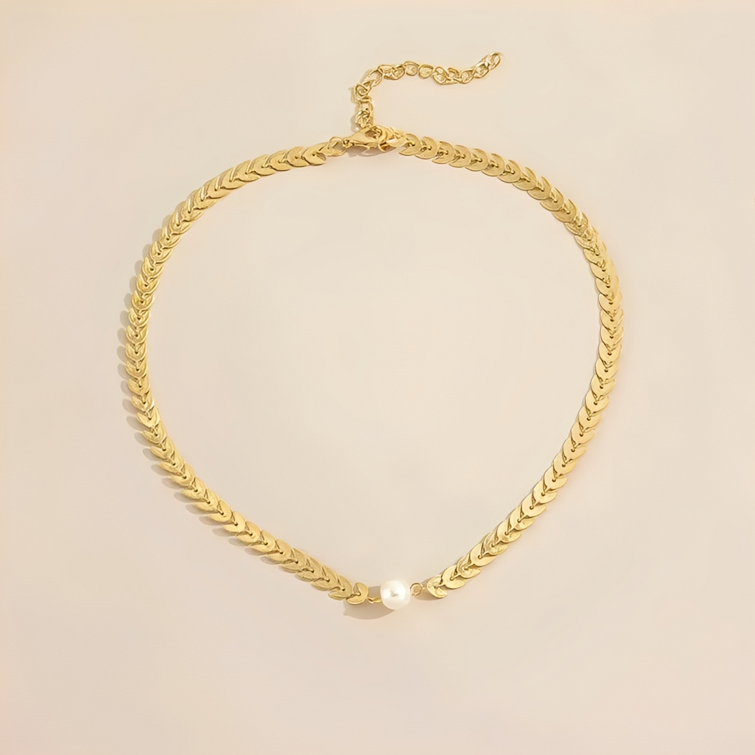 Aria – Elegante römische Halskette in Gold und mit Perle