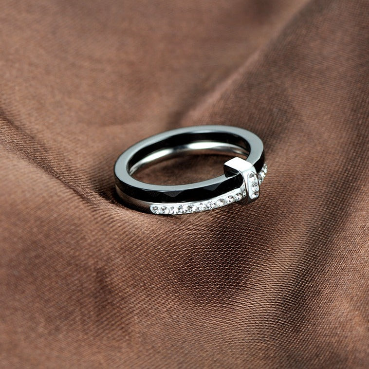 Cerelia – Stilvoller Keramikring mit Zirkonia