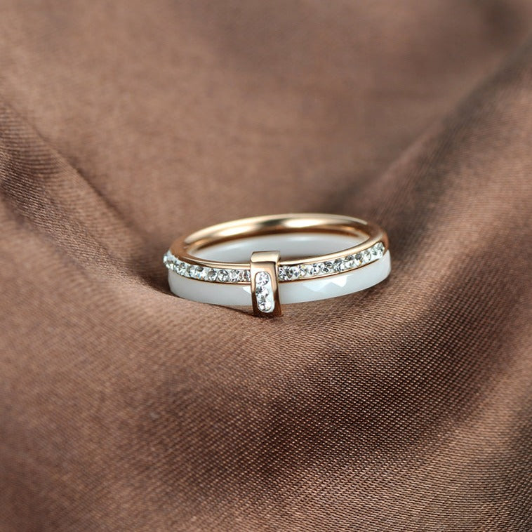 Cerelia – Stilvoller Keramikring mit Zirkonia