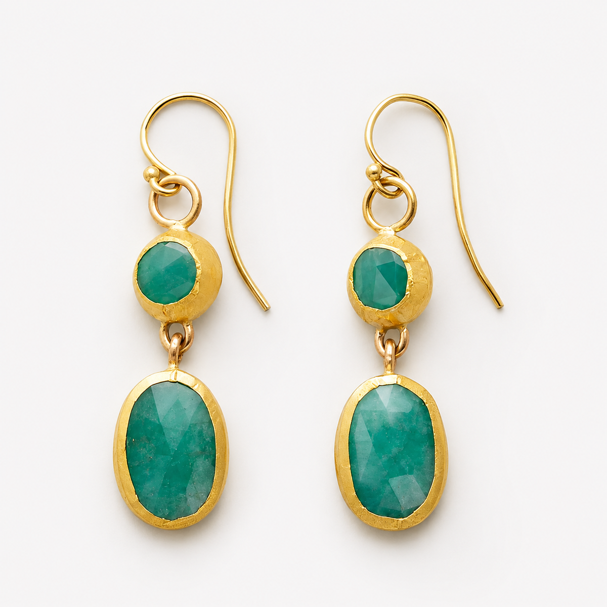 Mireya – Vintage goldene Ohrringe mit Türkisstein
