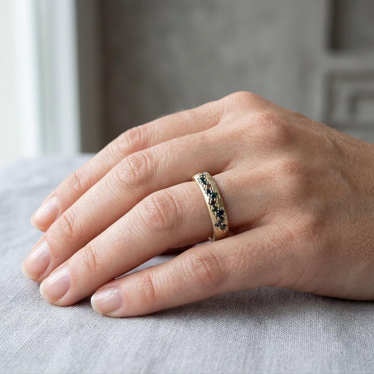 Clara - Vintage-Goldring im klassischen Stil