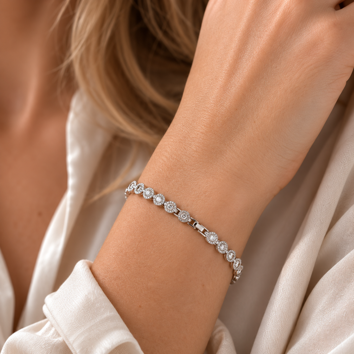 Victoria – Kette und Armband mit schimmerndem runden Knopf