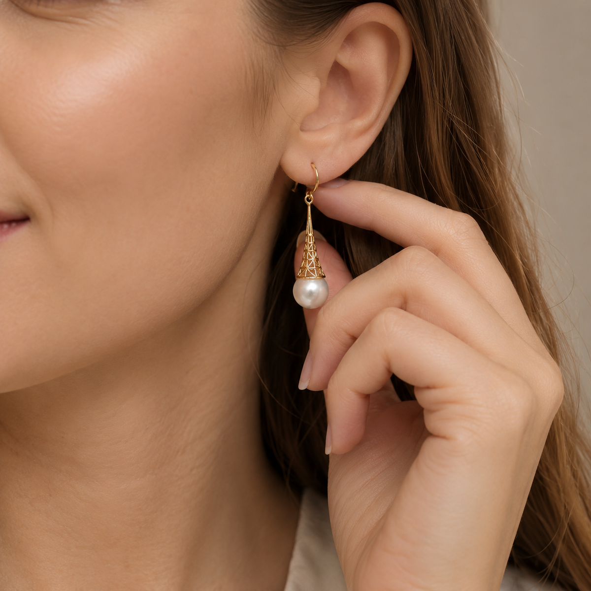 Feliza – Vintage-Goldohrringe mit schwingenden Perlen
