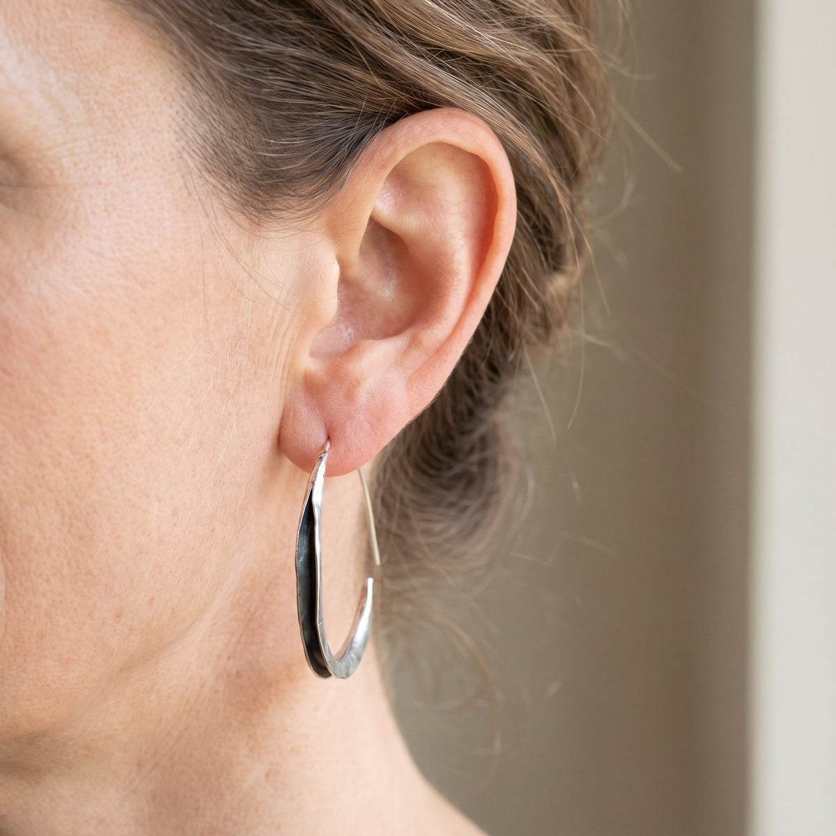 Lina – Einzelner großer Kreis-Ohrhänger