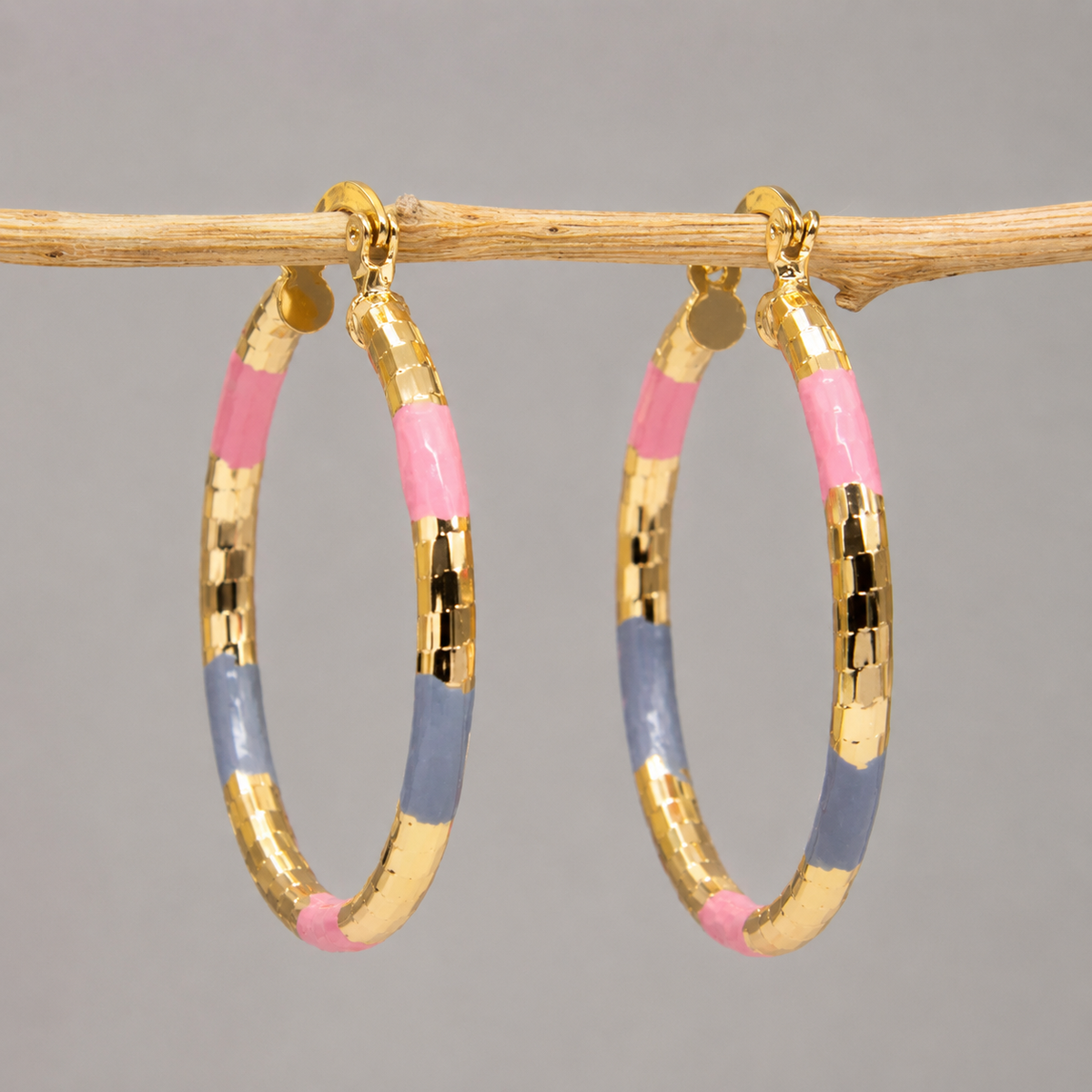 Delphine – Vintage Goldohrringe in Farben