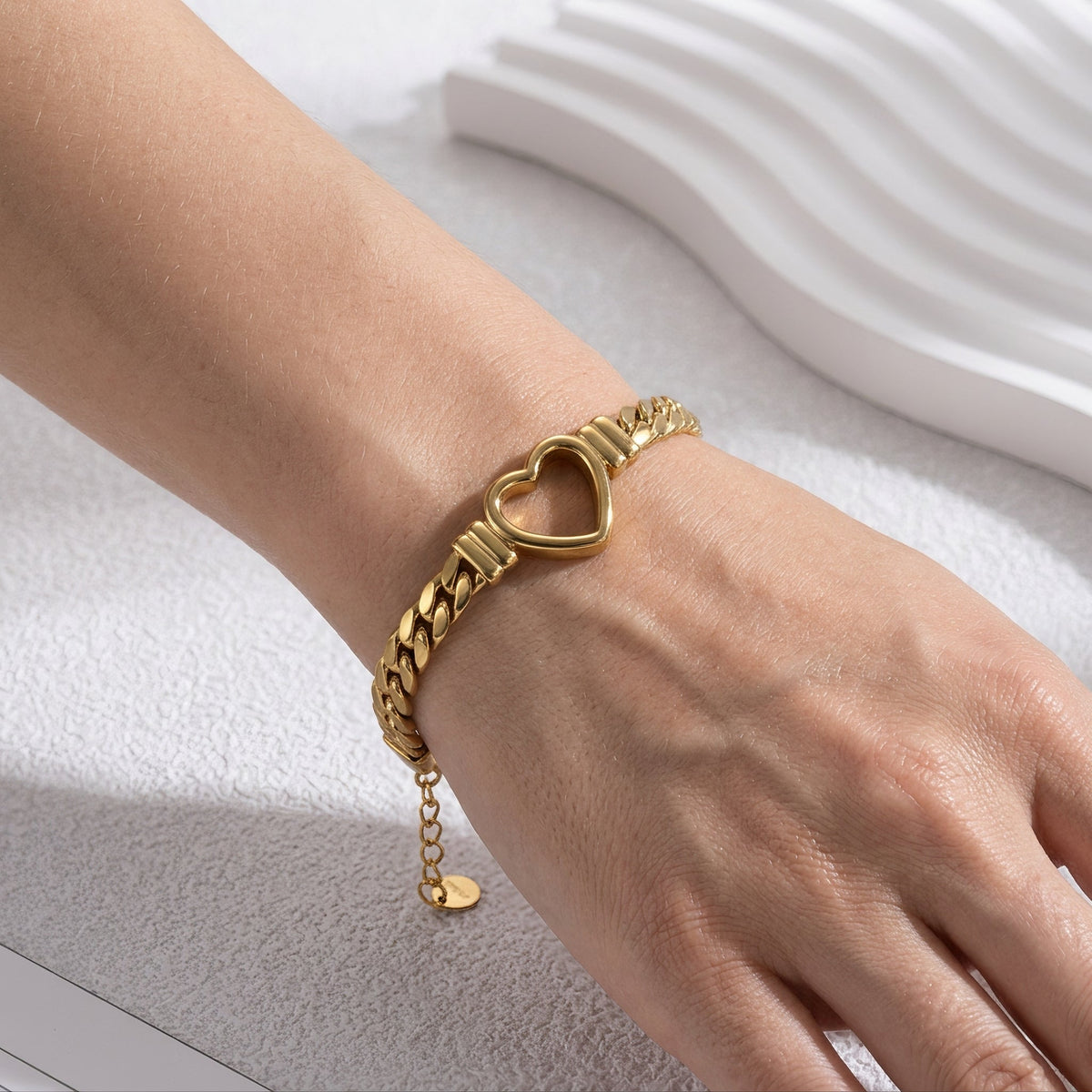 Hohlherz-Armband in Gold - Offenes Herzarmband