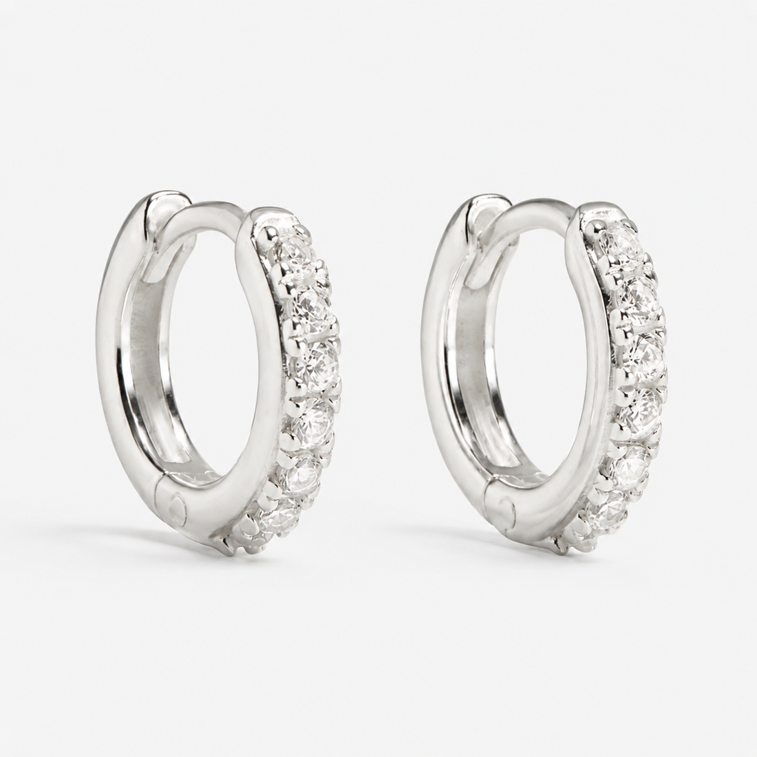 Cleo - Micro Pavé Huggies in Silber