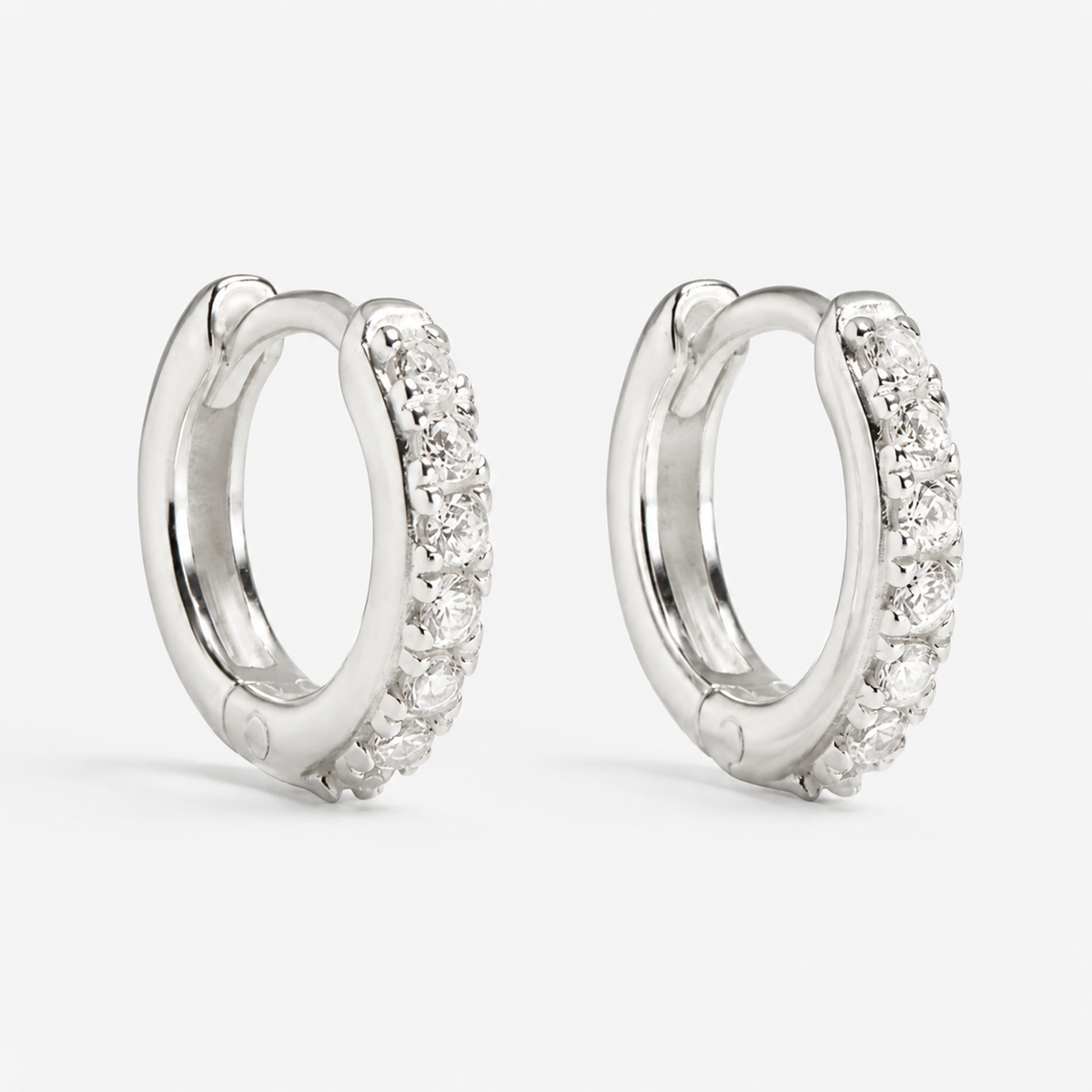 Cleo - Micro Pavé Huggies in Silber