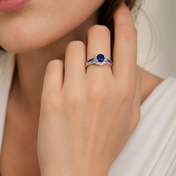 Diane – Ring mit blauem Edelstein