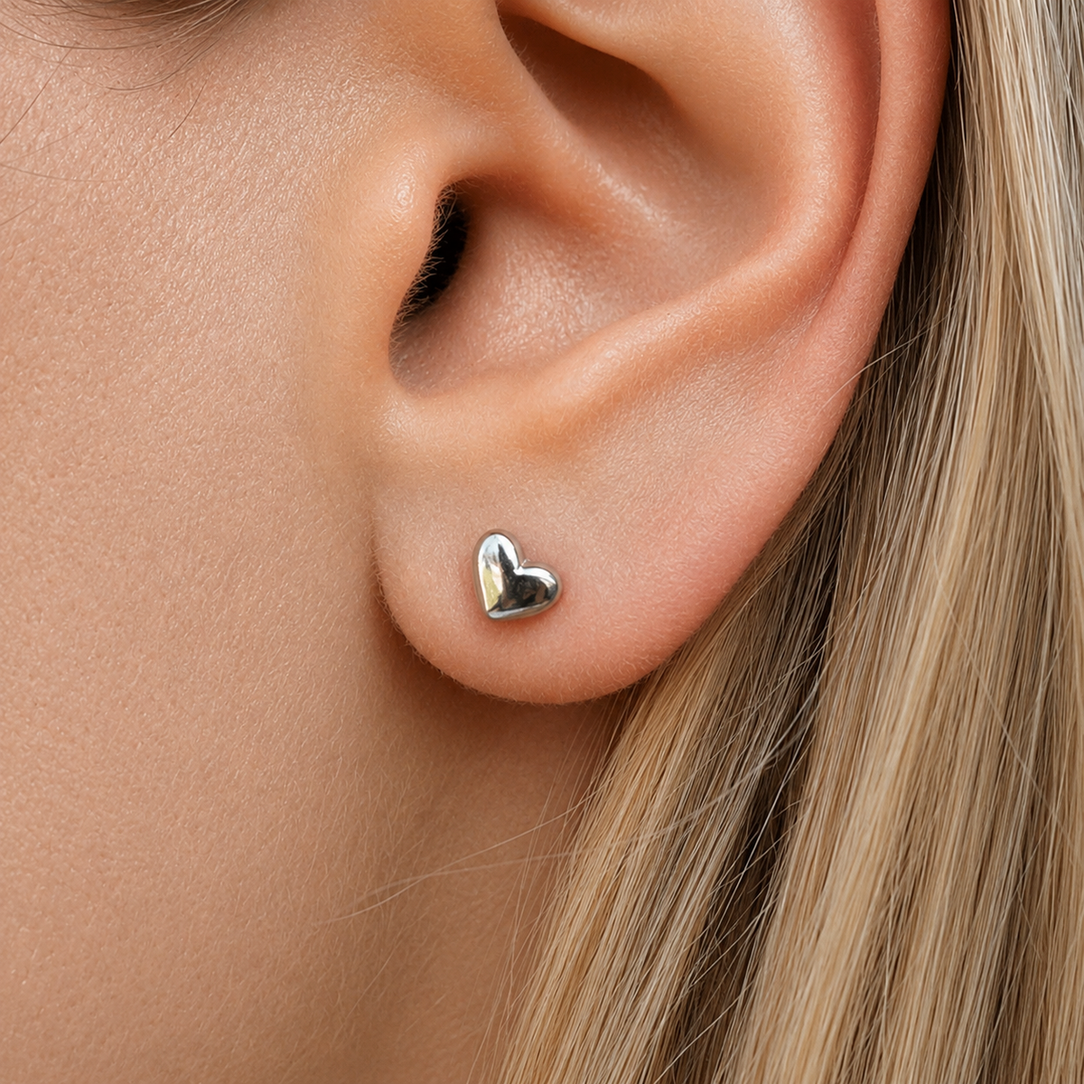 Mini Herz Ohrringe aus edlem Silber