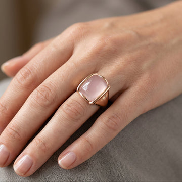 Sophia – Vintage-Ring in Roségold mit quadratischem Muster