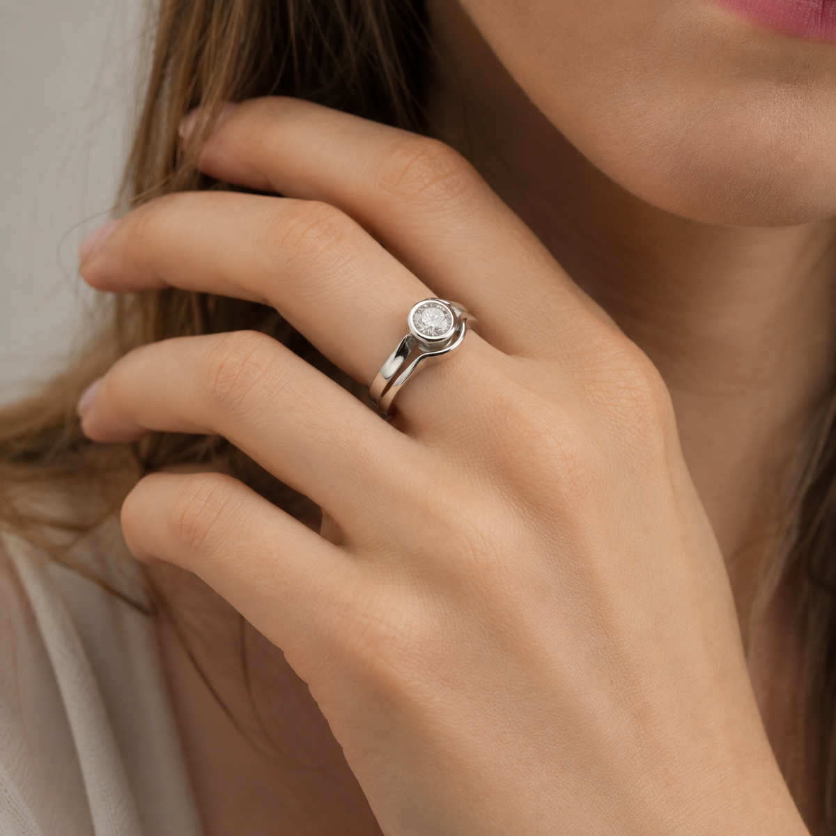 Aria – Vintage-Ring in Silber mit rundem weißen Kristall