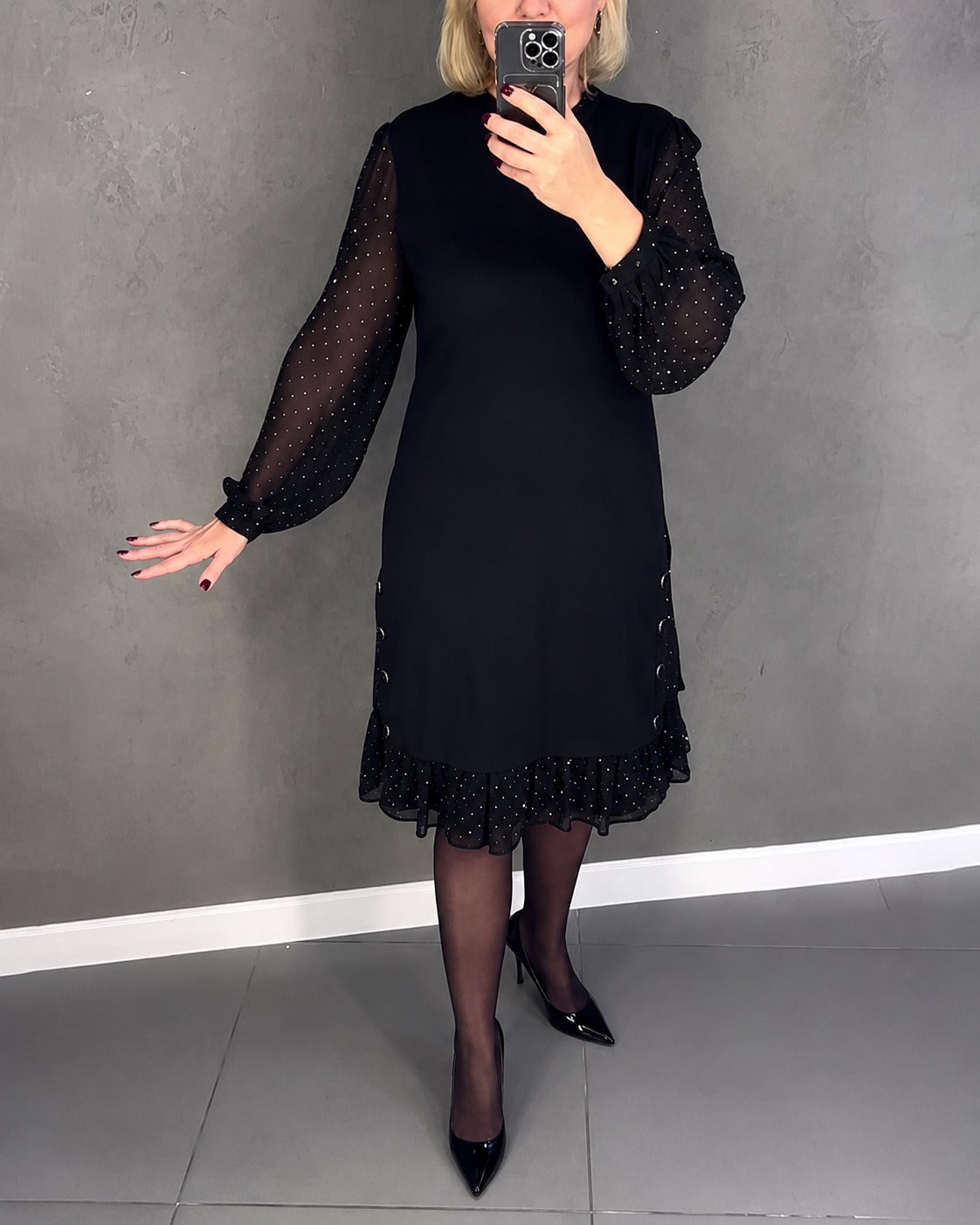Gabriela - Stilvolles langärmeliges Punktkleid