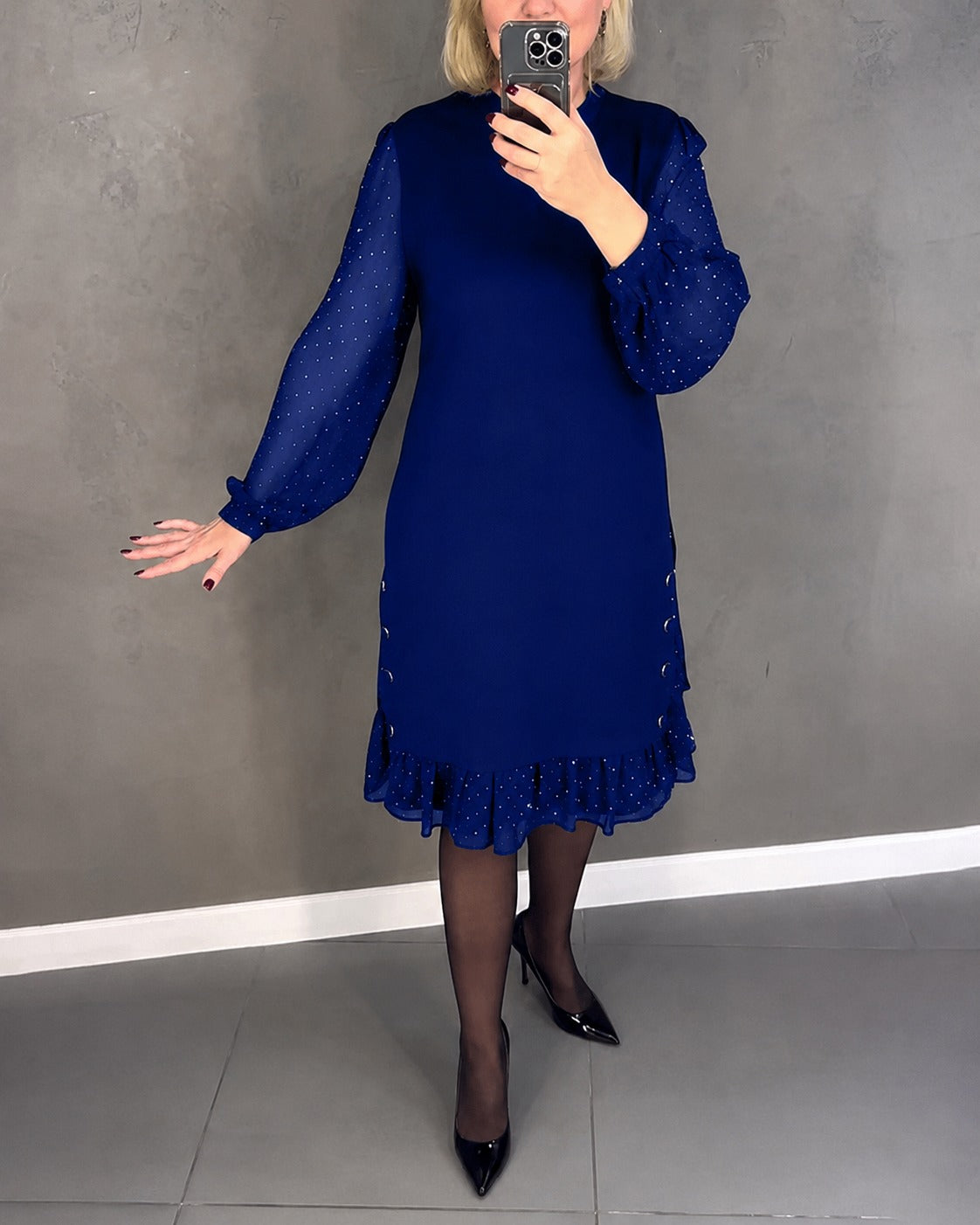 Gabriela - Stilvolles langärmeliges Punktkleid