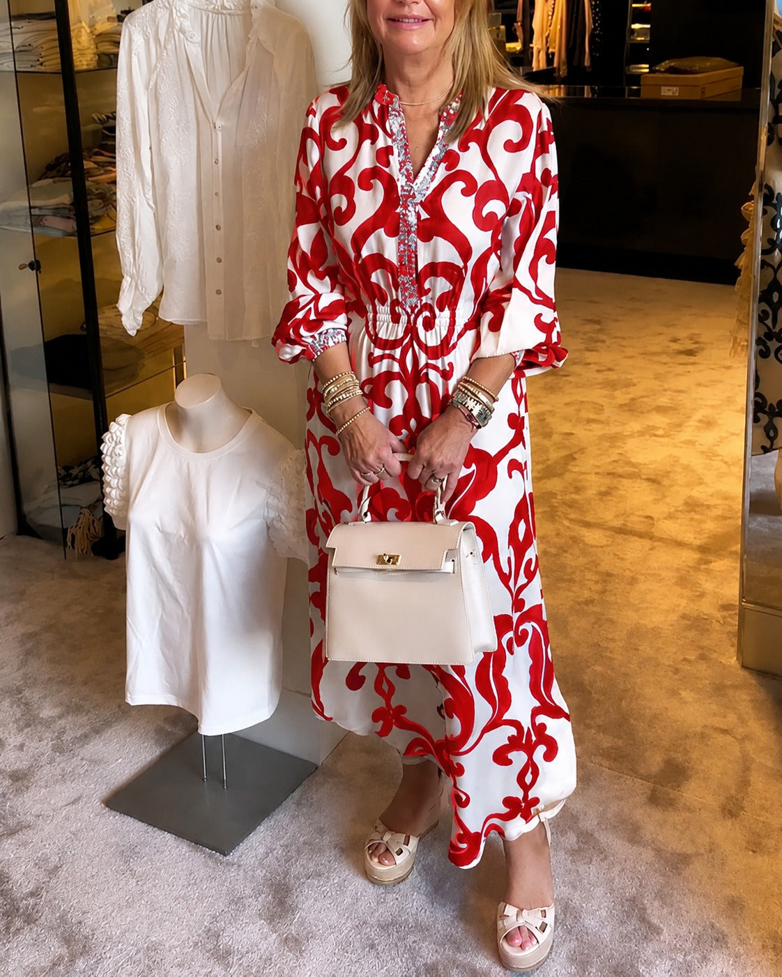 Daisie - Elegantes Kleid mit V-Ausschnitt in lockerer Passform