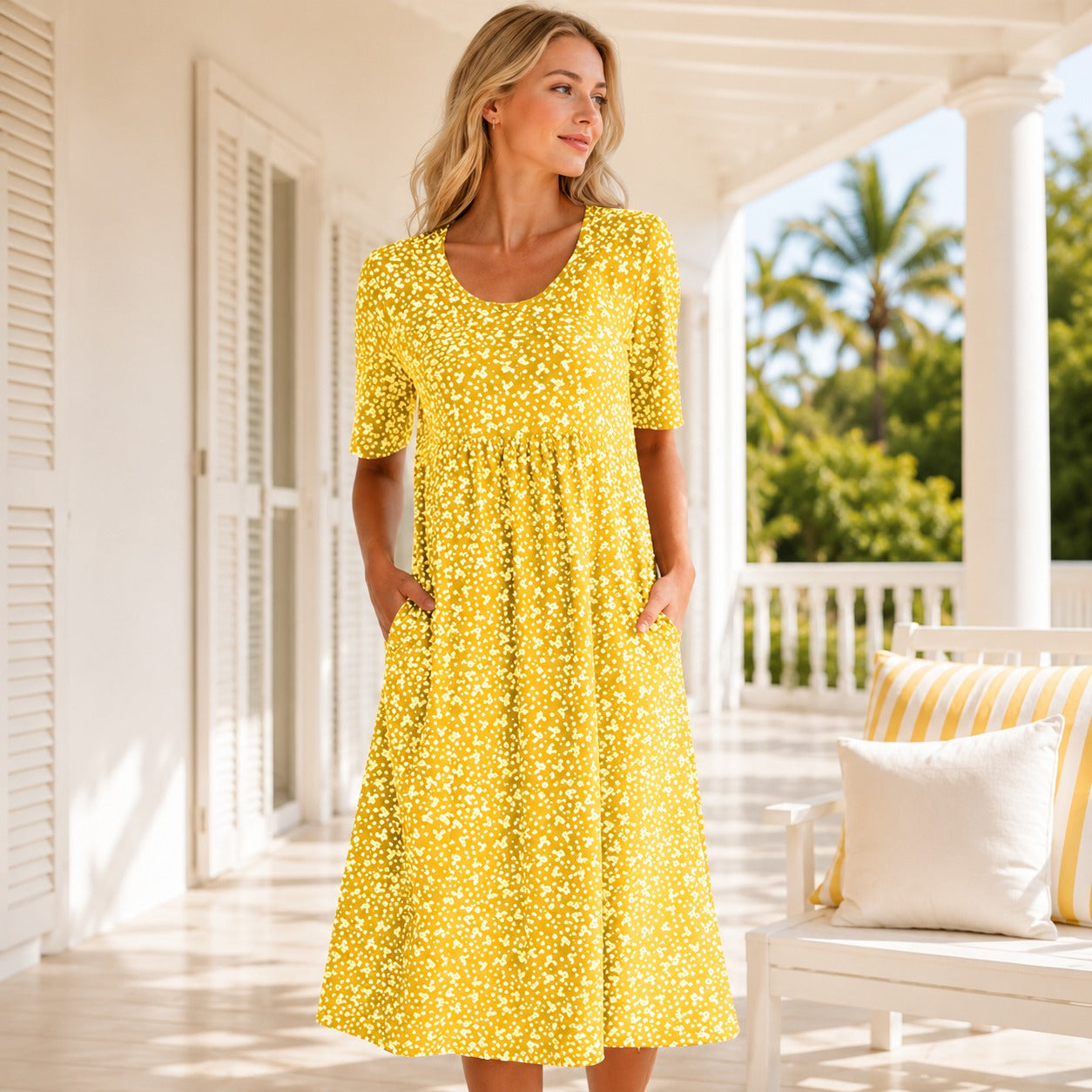 Yasmin - Kurzes Blumenkleid mit Ärmeln