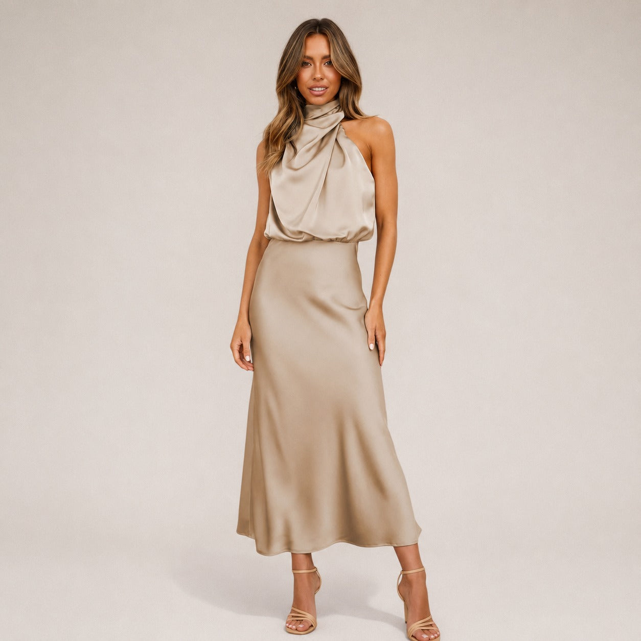 Lillie - Elegantes Kleid mit Neckholder-Ausschnitt