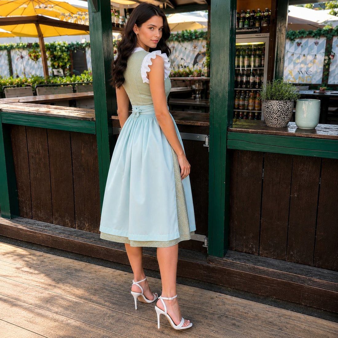 Evelyn - Lockeres Oktoberfest-Midikleid mit kurzen Ärmeln