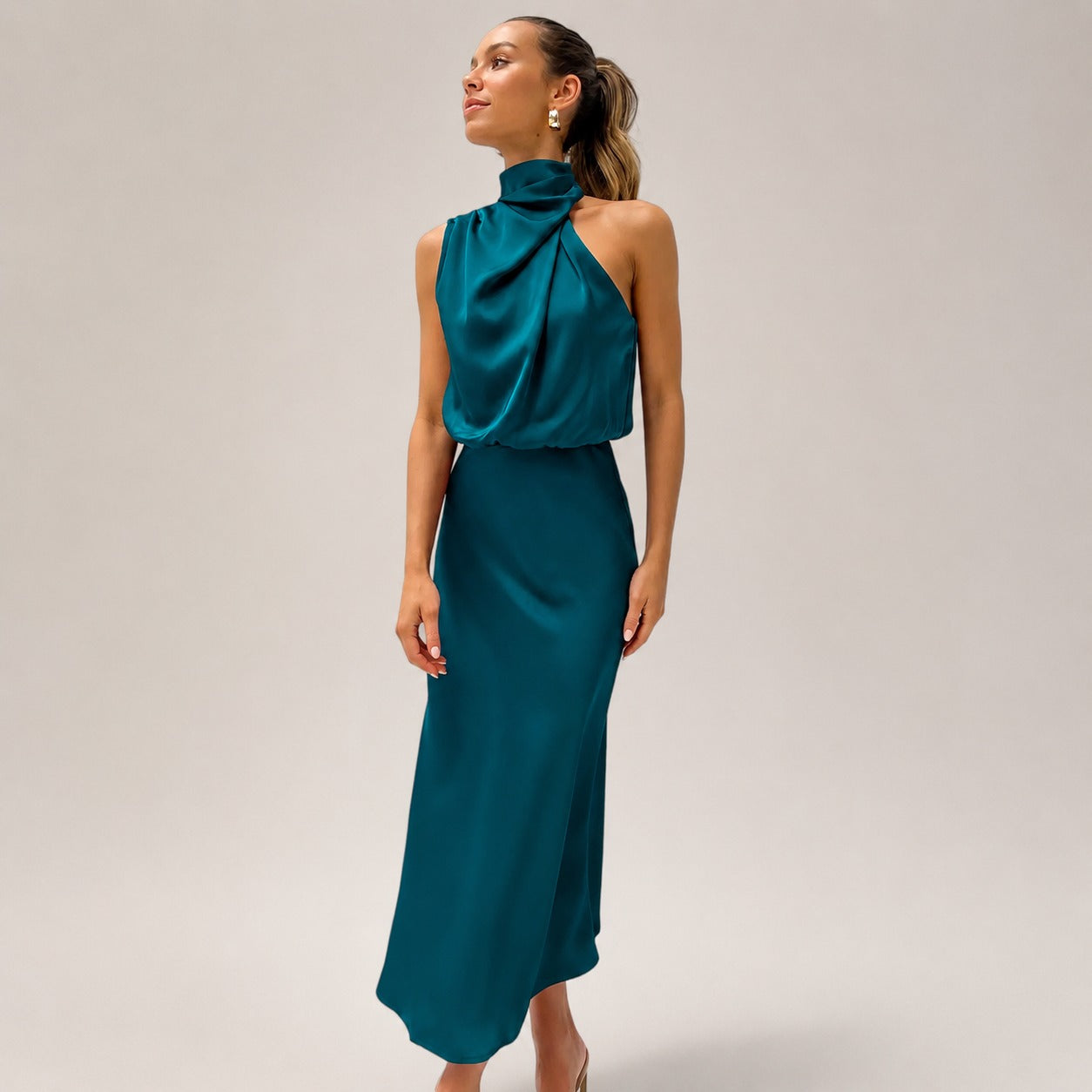 Lillie - Elegantes Kleid mit Neckholder-Ausschnitt