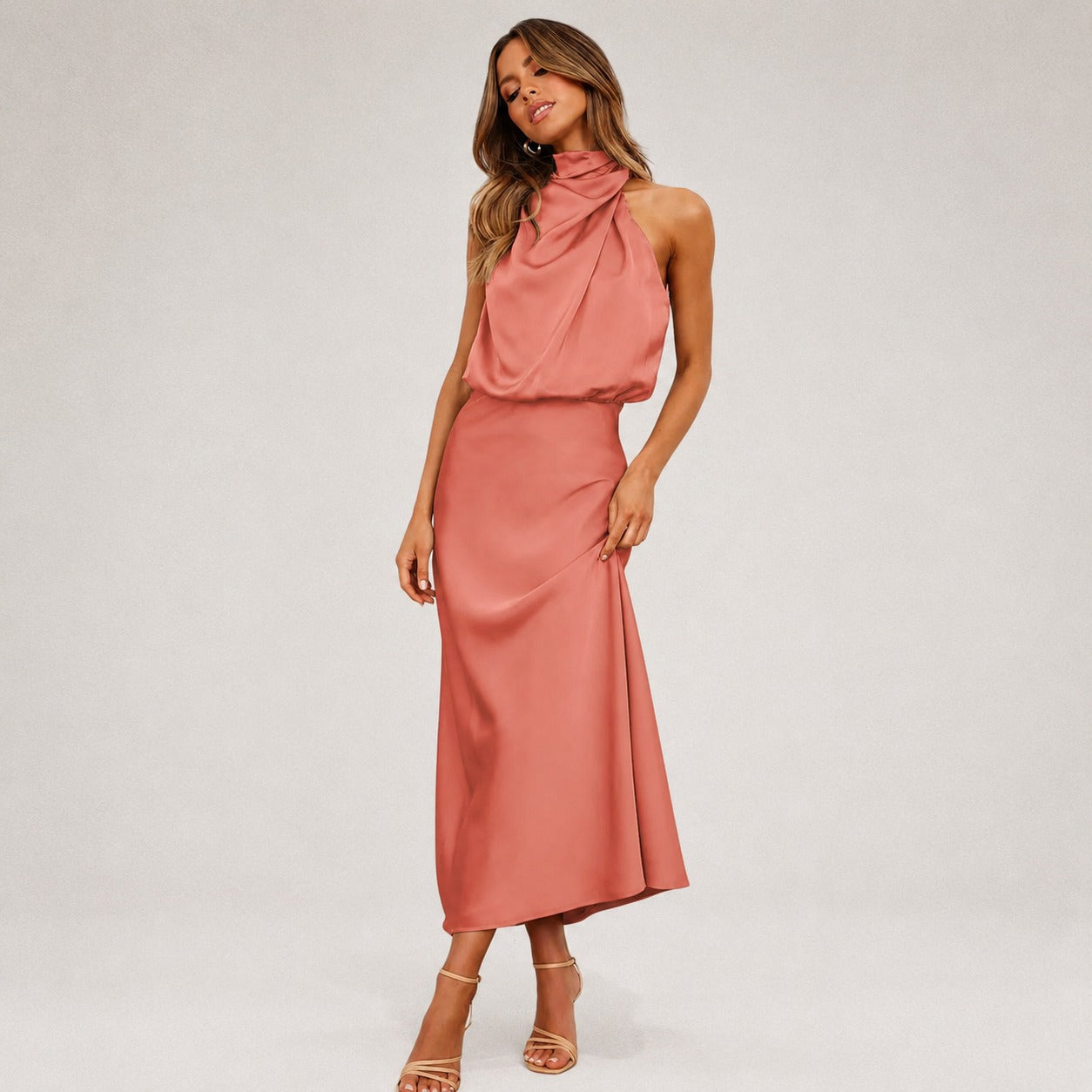 Lillie - Elegantes Kleid mit Neckholder-Ausschnitt
