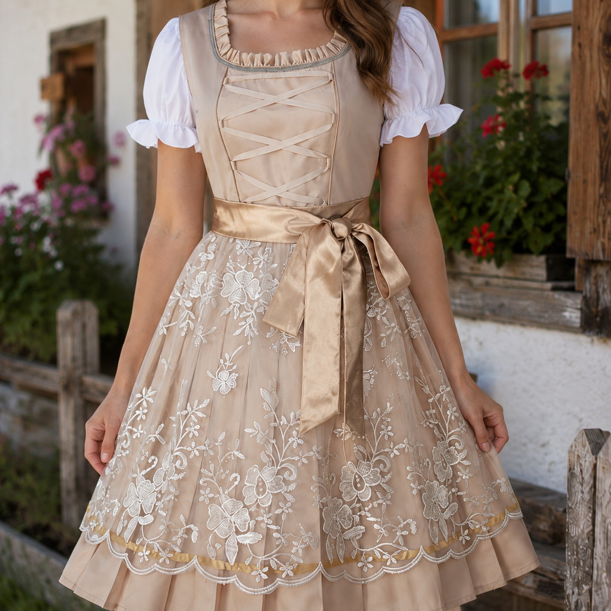 Suzanne - Elegantes Dirndl für das Oktoberfest