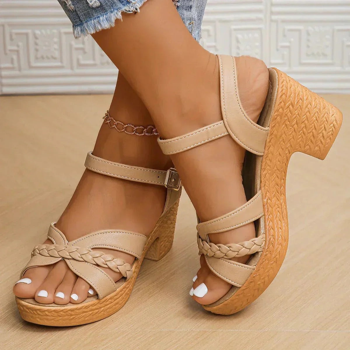 Ffion - Trendige, solide Sandalen