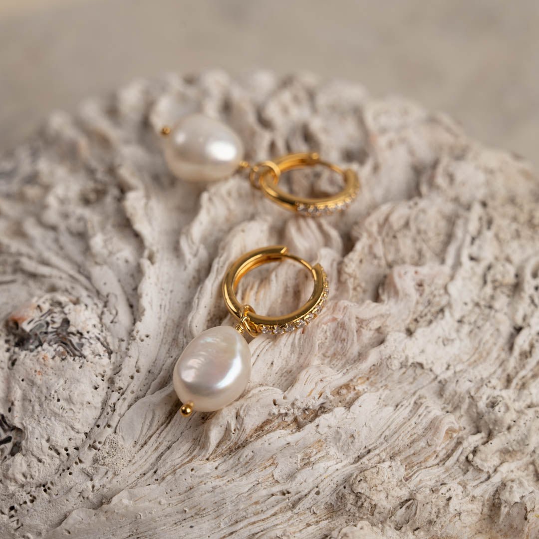Ohrringe mit Zirkonia-Perlen - Goldene Zirkonia-Kugeln