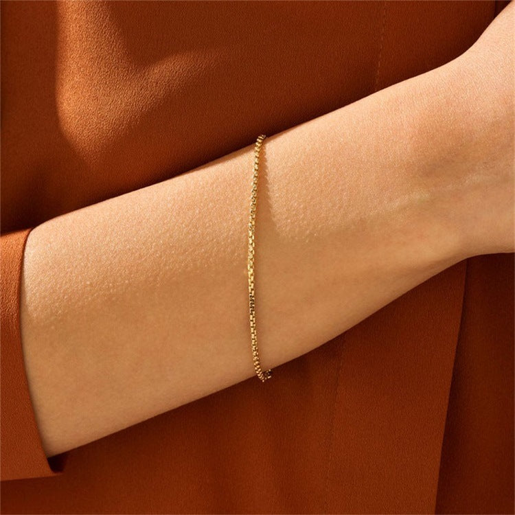 Victoria – Goldenes Kettenarmband
