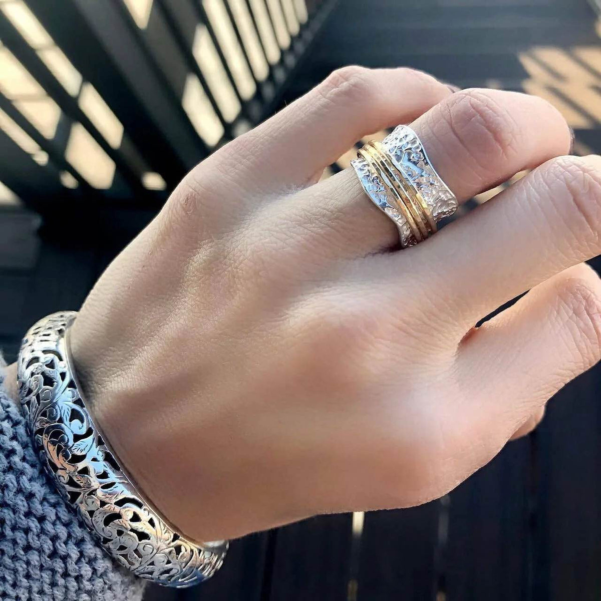 Bianca - Zeitloser drehbarer Ring in Gold und Silber