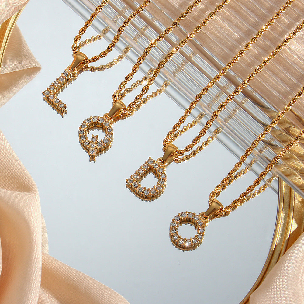Maeve - Kette mit Initialen und Diamanten