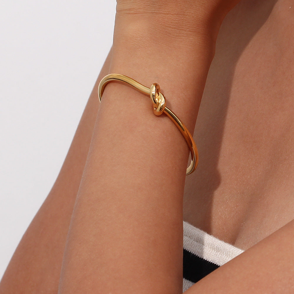 Louisa - Knotenarmband in Gold