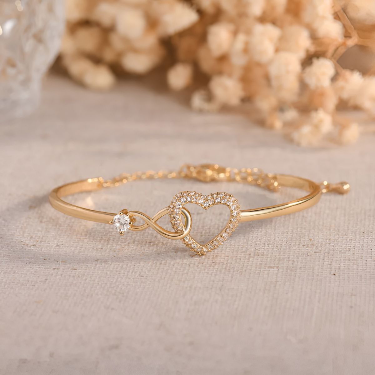 Ayumi – Unendliches Mutter-Tochter-Armband in Gold