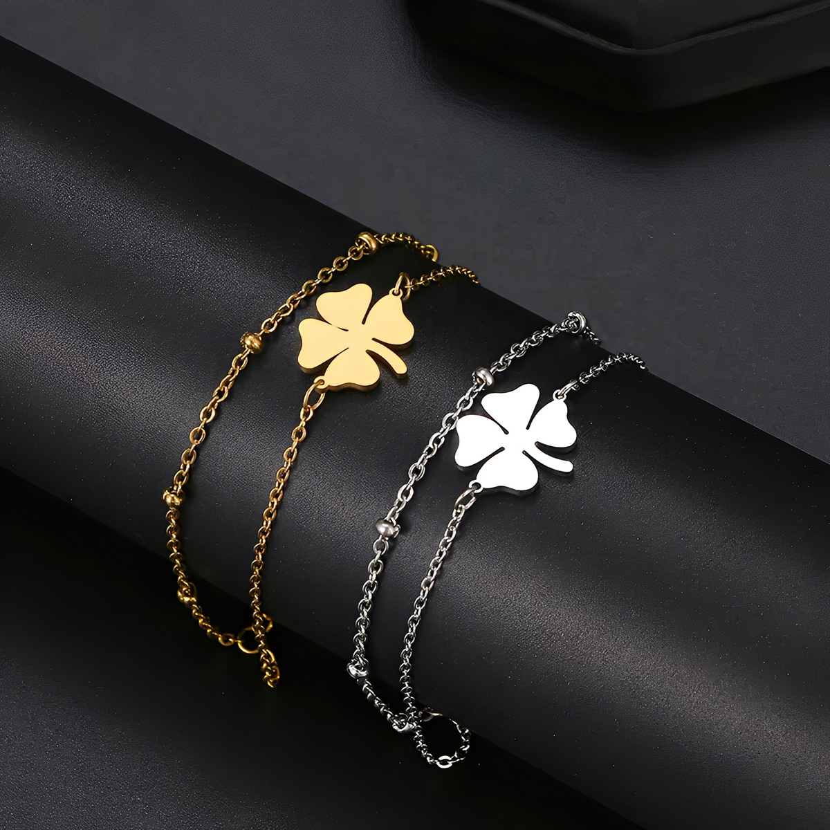 Sanya – Kleeblattarmband in Gold und Silber