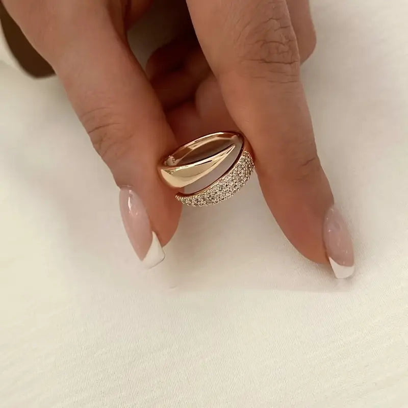 Emiko – Gelber Goldring mit funkelnden Steinen